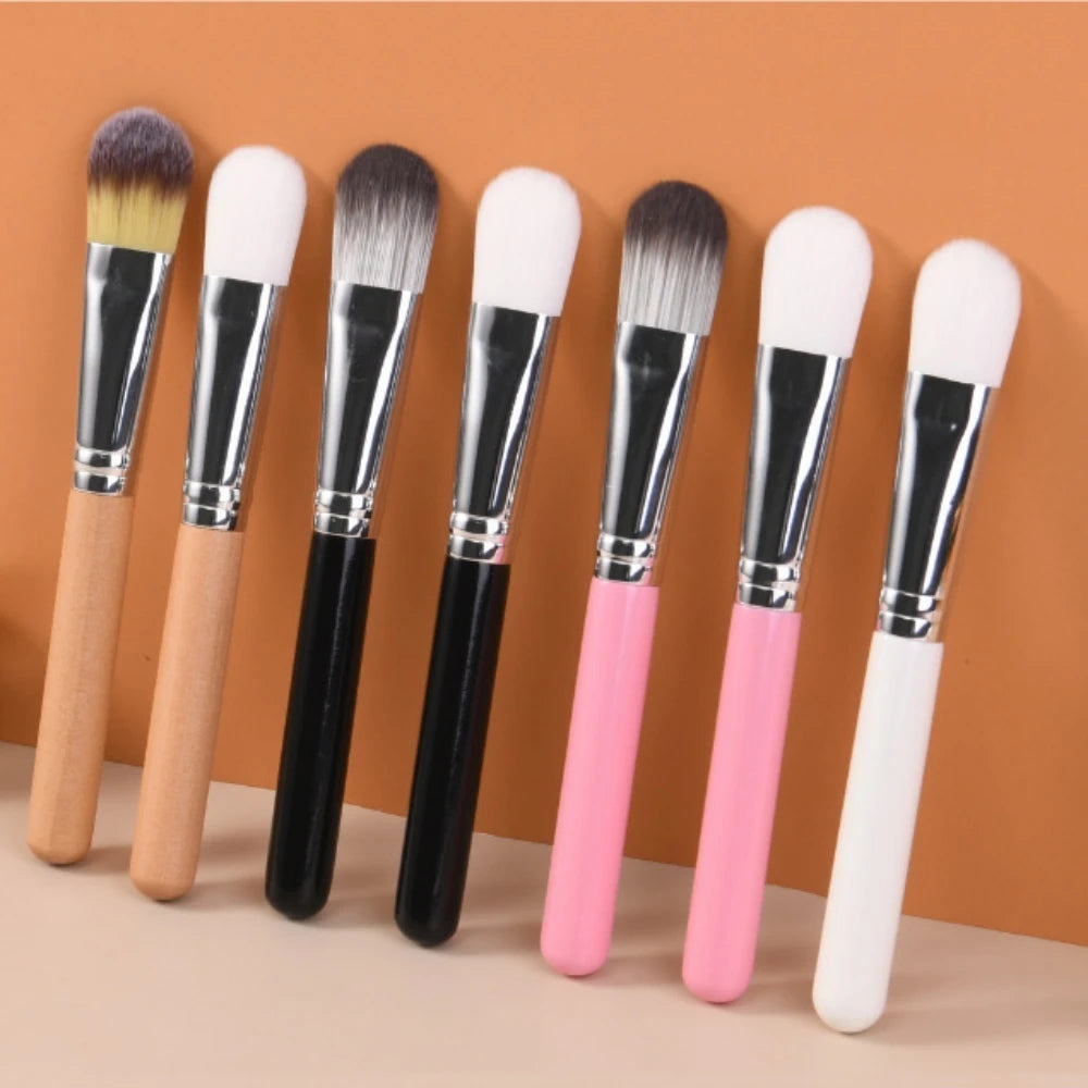 "Flat Soft Hair Face Mask Brush: for Facial Cleansing and Makeup Application"